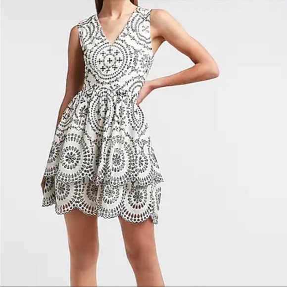 Express Embroidered Lace Tiered Dress Size Large - Picture 8 of 9